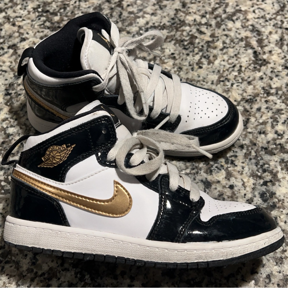 Jordan 1 - Black Gold